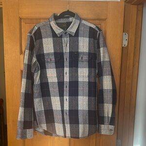 Obey Flannel size L